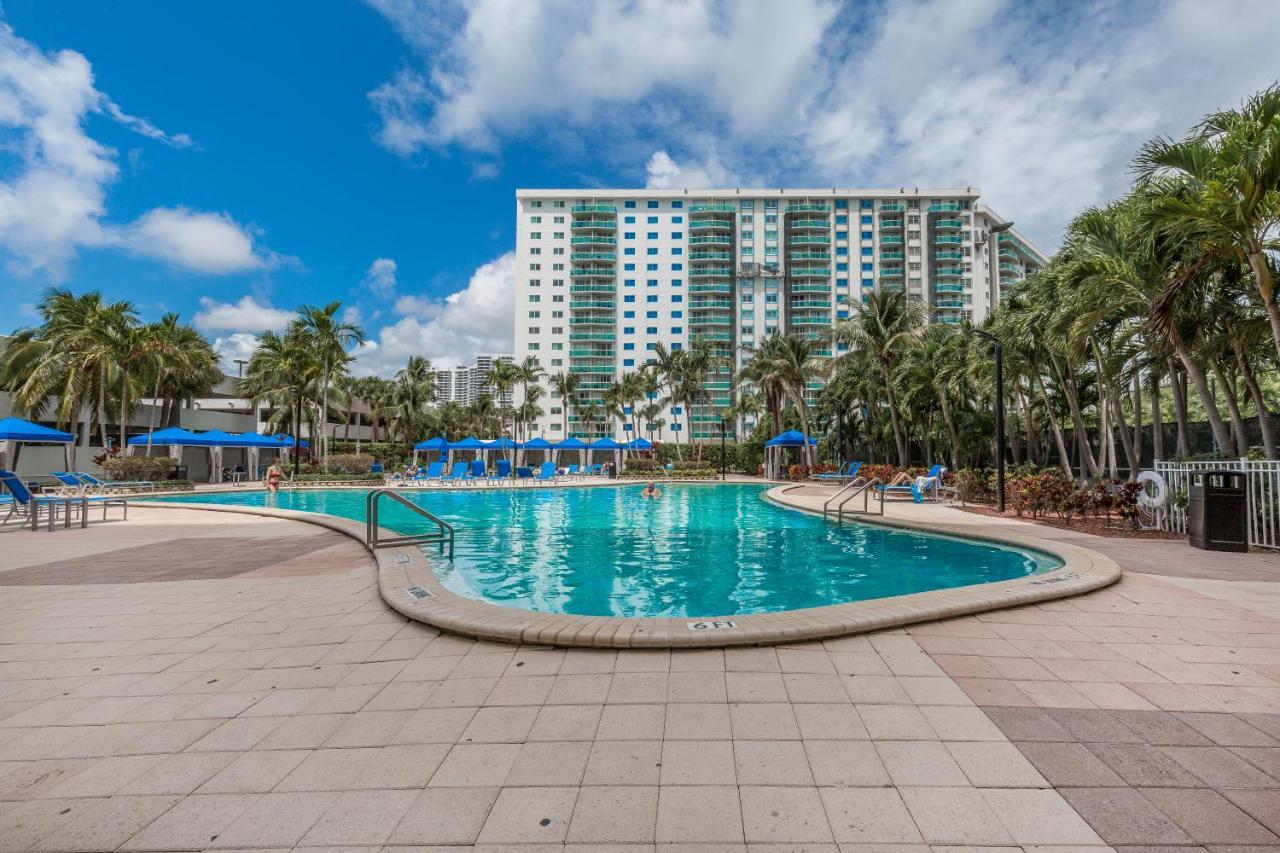 Ocean Reserve Luxury Condos Across From Sunny Isles Beach Miami Beach Extérieur photo