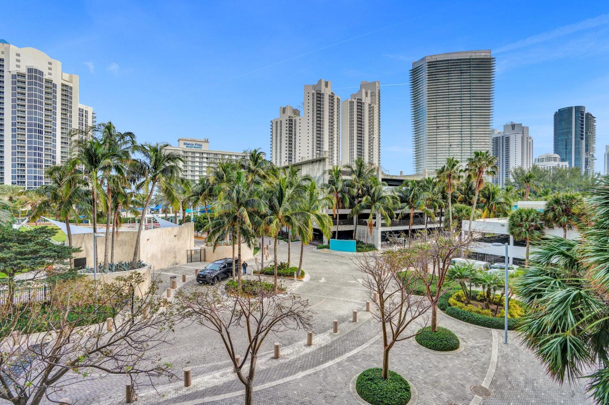 Ocean Reserve Luxury Condos Across From Sunny Isles Beach Miami Beach Extérieur photo