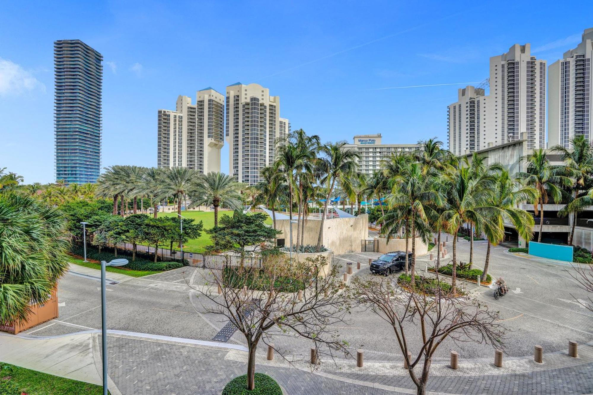 Ocean Reserve Luxury Condos Across From Sunny Isles Beach Miami Beach Extérieur photo