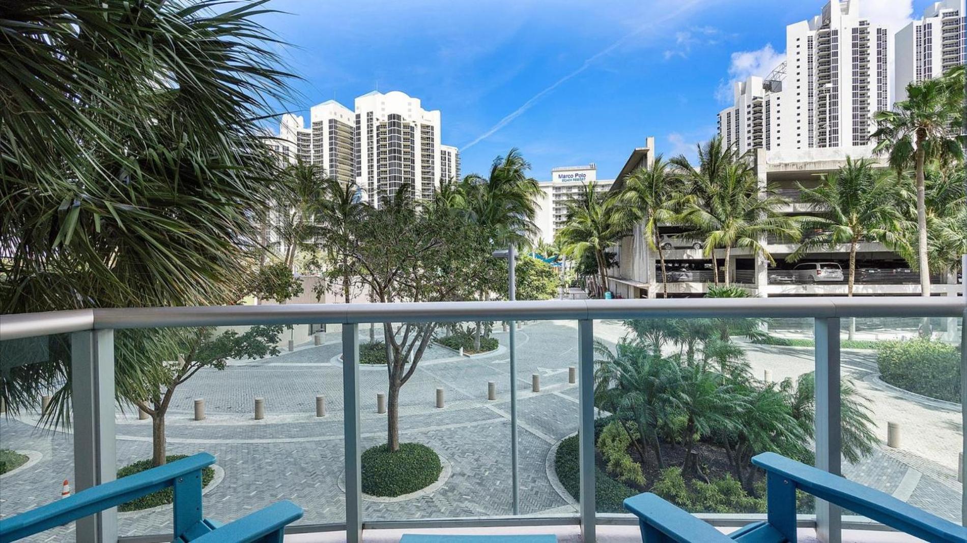 Ocean Reserve Luxury Condos Across From Sunny Isles Beach Miami Beach Chambre photo