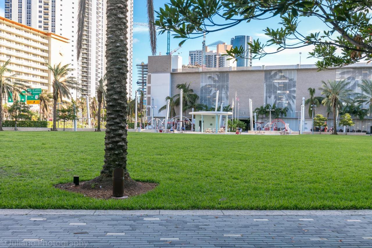 Ocean Reserve Luxury Condos Across From Sunny Isles Beach Miami Beach Extérieur photo