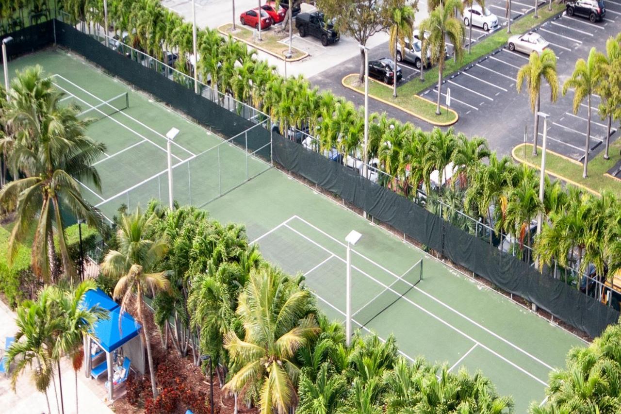 Ocean Reserve Luxury Condos Across From Sunny Isles Beach Miami Beach Extérieur photo